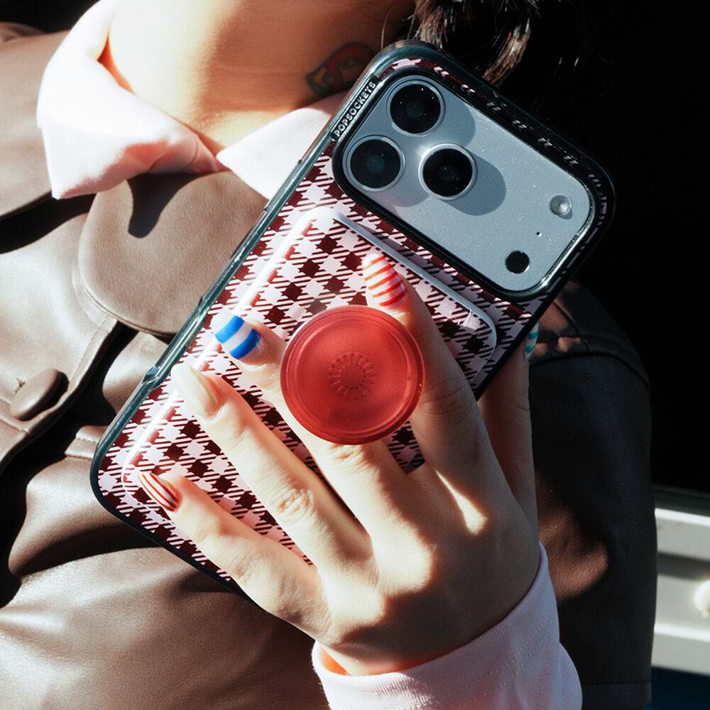 Black Cherry Gingham — iPhone 16 Plus MagSafe Case - US 59299